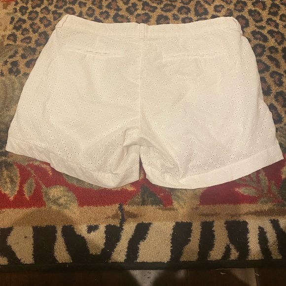 Old Navy Everyday Mid Rise Shorts-Size 14-White Eyelet - Picture 2 of 5